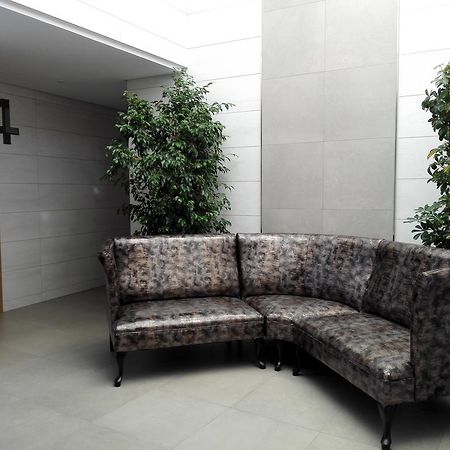 Apartamentos Las Palmeras Палма дел Рио Екстериор снимка
