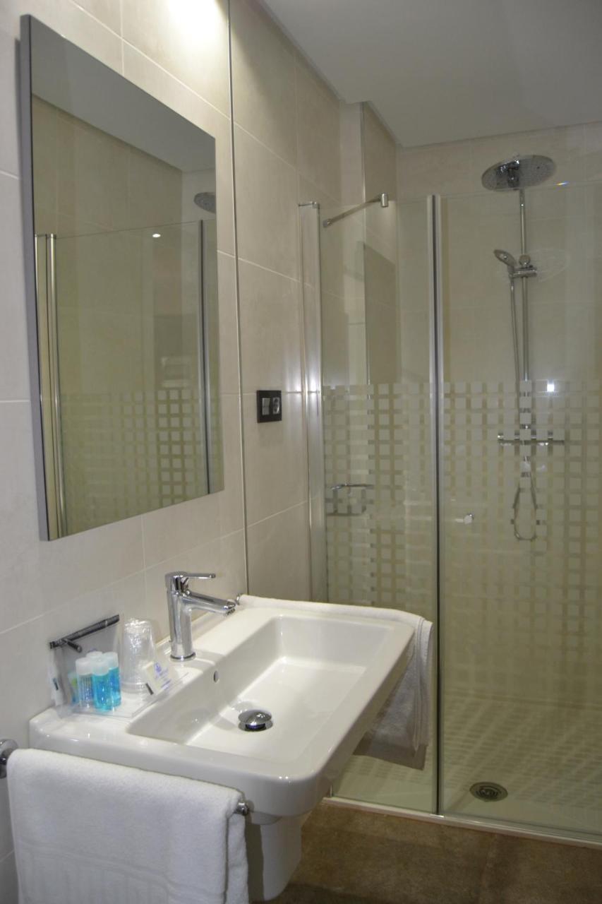 Apartamentos Las Palmeras Палма дел Рио Екстериор снимка
