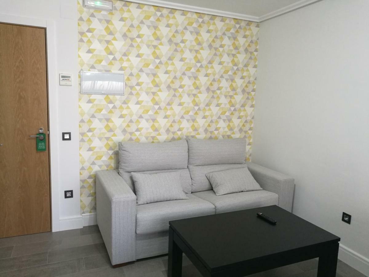 Apartamentos Las Palmeras Палма дел Рио Екстериор снимка