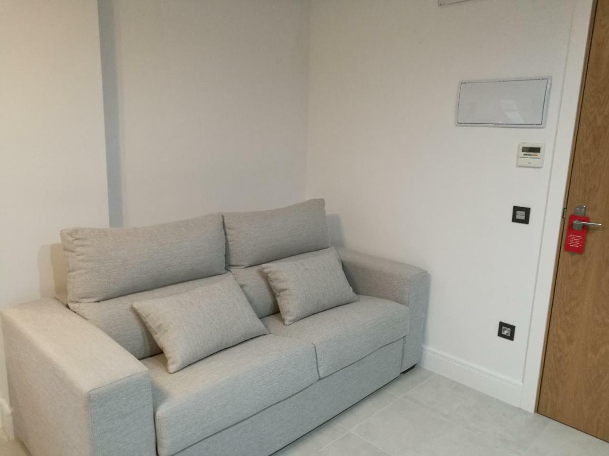 Apartamentos Las Palmeras Палма дел Рио Екстериор снимка